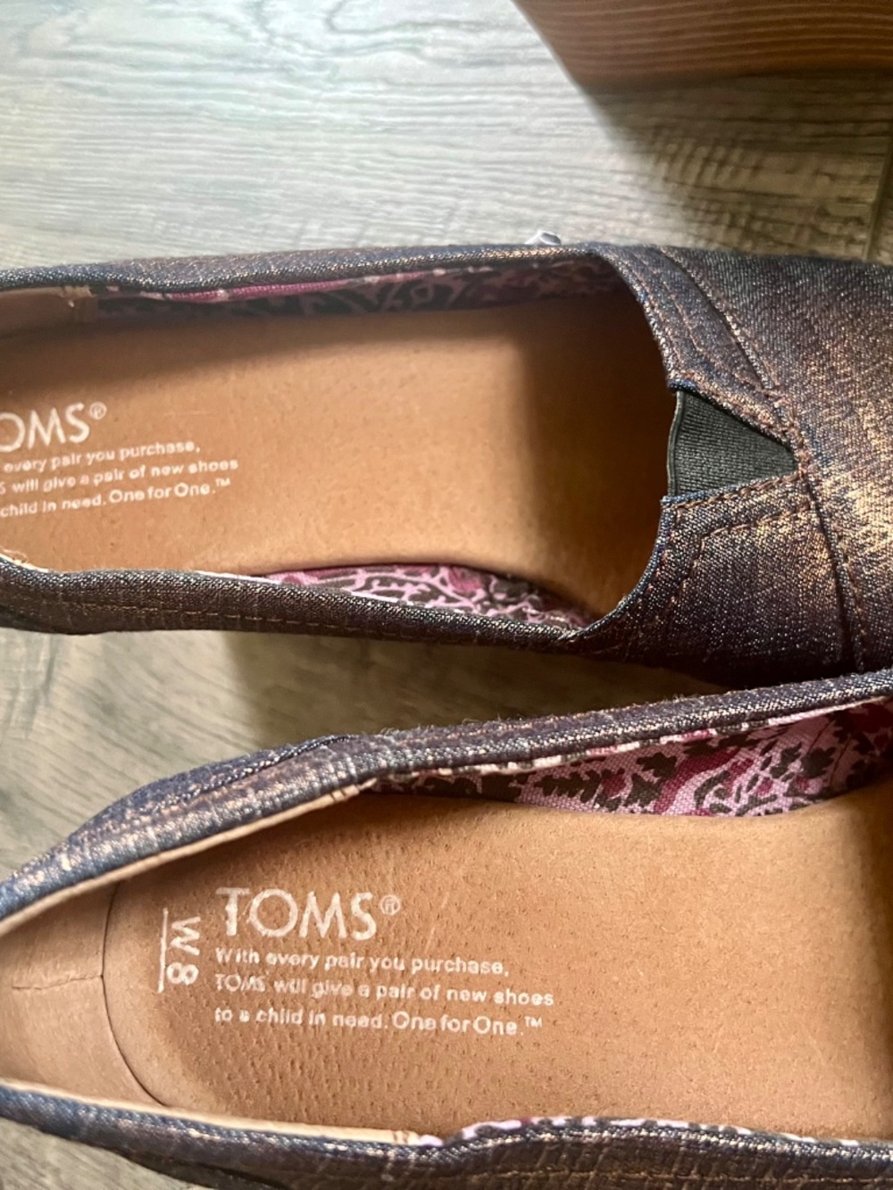 2 pair Tom’s wedge heels denim metallic copper and animal print EUC size 8 - Picture 5 of 13